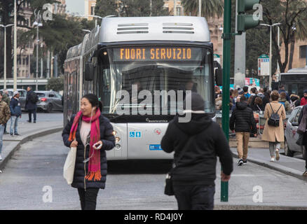 Foto LaPresse - Andrea Panegrossi 17/01/2019 - Roma, Italia. CRONACA Stazione Termini, sciopero dei mezzi pubblici Foto Andrea Panegrossi LaPresse - 17/01/2019 - Rom, Italien Termini Bahnhof, öffentliche Verkehrsmittel Streik Stockfoto