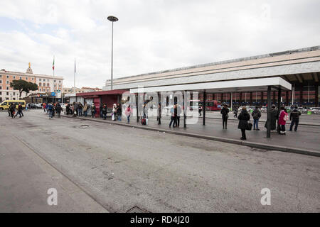 Foto LaPresse - Andrea Panegrossi 17/01/2019 - Roma, Italia. CRONACA Stazione Termini, sciopero dei mezzi pubblici Foto Andrea Panegrossi LaPresse - 17/01/2019 - Rom, Italien Termini Bahnhof, öffentliche Verkehrsmittel Streik Stockfoto