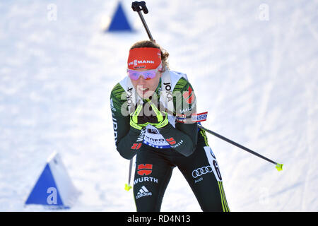 Ruhpolding, Deutschland. 17 Jan, 2019. Laura DAHLMEIER (GER), Aktion, single Bild, Single Cut Motiv, halb Bild, halb Abbildung. 7,5Km Sprint der Frauen, meine Damen am 17.01.2019. IBU Biathlon WM 2019 in Ruhpolding, Saison 2018/19 | Verwendung der weltweiten Kredit: dpa/Alamy leben Nachrichten Stockfoto