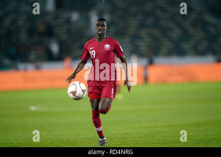 Januar 17, 2019: Almoez Ali von Katar während Saudi-arabien v Katar im Zayed Sports City Stadium in Abu Dhabi, Vereinigte Arabische Emirate, AFC Asian Cup, asiatische Fußball-Meisterschaft. Ulrik Pedersen/CSM. Stockfoto