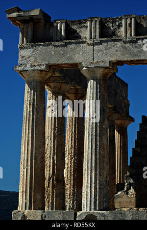 Tempel von Aphaia steht auf einem mit Pinien bewachsenen Hügel im Nordosten von Ägina seit der Mykenischen Periode, ca. 500-490 v. Chr. errichtet. Der Tempel ist ein D Stockfoto