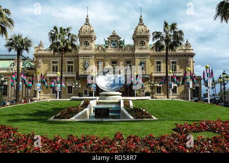 Die wunderschönen Casino de Monte Carlo mit seinen schönen Mini-Garten beim Tennis Masters, Monaco Stockfoto