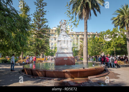 Brunnen und Denkmal American Liberty an der Plaza de Armas Square - Santiago, Chile Stockfoto