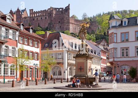 Kornmarkt Kornmarkt, in der Rückseite der Heidelberger Schloss, Heidelberg, Baden-Württemberg Stockfoto