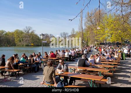 Seehaus Biergarten, Kleinhesseloher See, Englischer Garten, München, Bayern Stockfoto