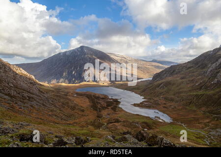 Anzeigen von Pen-OLE-Wen, von oben Llyn Idwal, Snowdonia National Park genommen Stockfoto