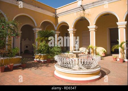 Palacio Cantero, Museo Historico Kommunale, Brunnen im Hof, Trinidad, Unesco Weltkulturerbe Stockfoto