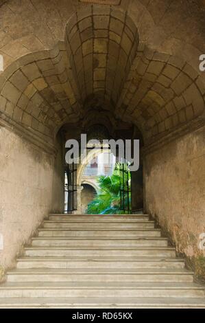 Terrasse, Kloster San Francisco De Asis Kirche und Kloster, die Altstadt von Havanna, Weltkulturerbe der UNESCO, Kuba Stockfoto
