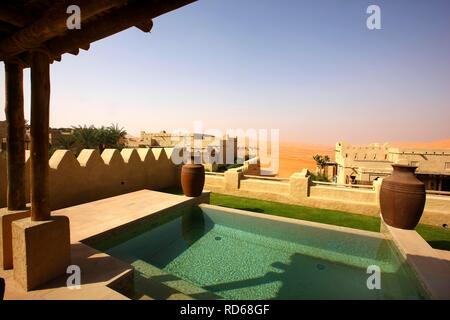 Anantara Qasr al Sarab Desert Luxus Hotel im Stil einer kasbah gebaut, Hotel Resort, inmitten von riesigen Sanddünen, in der Nähe der Liwa Stockfoto