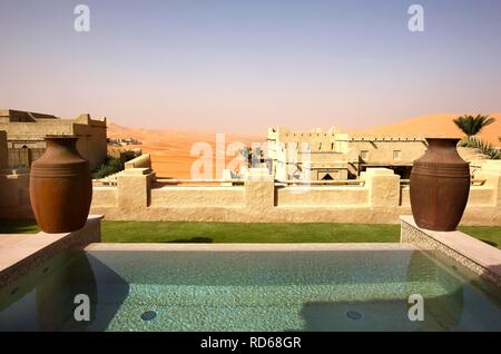 Anantara Qasr al Sarab Desert Luxus Hotel im Stil einer kasbah gebaut, Hotel Resort, inmitten von riesigen Sanddünen, in der Nähe der Liwa Stockfoto