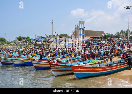 Vizhinjam Beach Fischmarkt, in der Nähe von Kovalam, Kerala, Indien Stockfoto