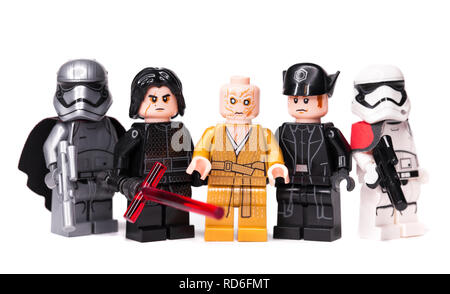 Russisch, Samara - Januar 17, 2019. LEGO Star Wars. Minifiguren Star Wars - Episode 8, Kylo Ren, Phasma, Snoke, Hux Stockfoto