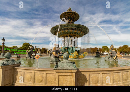 Die Quelle des Flusses Handel und Navigation, einer der beiden Fontaines de la Concorde, oder Brunnen auf der Place de la Concorde Stockfoto