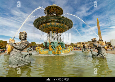 Die Quelle des Flusses Handel und Navigation, einer der beiden Fontaines de la Concorde, oder Brunnen auf der Place de la Concorde Stockfoto