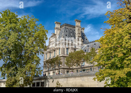 Kunstvollen architektonischen Details des äußeren Gebäude der Ecole de Louvre, Paris, Frankreich Stockfoto