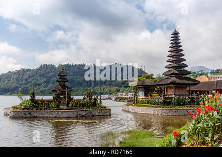 Balinesische Hindu Tempel Pura Ulun Danu Beratan, Tabanan, Bali, Indonesien Stockfoto