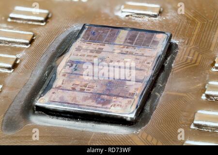 AMD AthlonXP ThoroughbredB KIXIB 0401 UPMW 2015-08 -21-03. 21,37 - ZS-PMax-Stack- Stockfoto