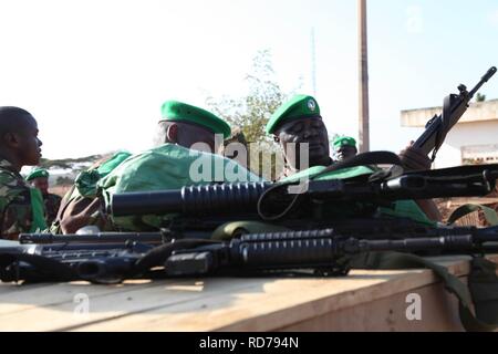 Die Amisom KDF-Truppen in Kismayo, Rotation006. (15980706061). Stockfoto