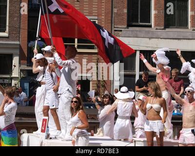 Amsterdam Gay Pride 2013 Boot Nr. 2 Bild 2. Stockfoto