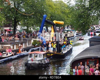 Amsterdam Gay Pride 2013 Boot Nr. 5 Bild 1. Stockfoto