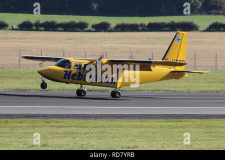 G-HEBO, eine Britten-Norman BN-2B Islander betrieben von der Hebriden, Dienstleistungen, Durchführung Rundflüge am Flughafen Prestwick, Ayrshire. Stockfoto