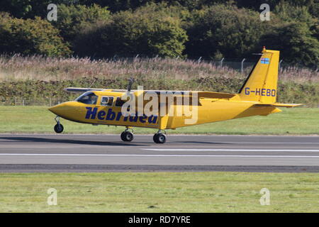 G-HEBO, eine Britten-Norman BN-2B Islander betrieben von der Hebriden, Dienstleistungen, Durchführung Rundflüge am Flughafen Prestwick, Ayrshire. Stockfoto