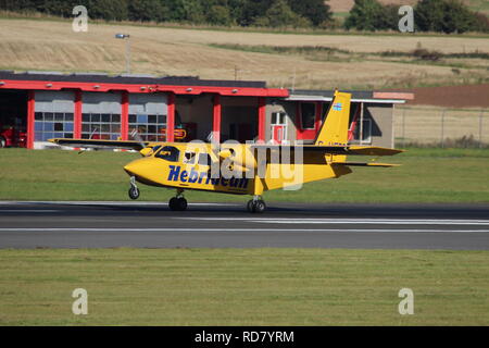 G-HEBO, eine Britten-Norman BN-2B Islander betrieben von der Hebriden, Dienstleistungen, Durchführung Rundflüge am Flughafen Prestwick, Ayrshire. Stockfoto