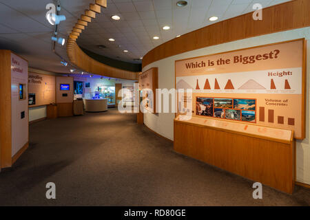 Befundtexte anzuzeigen, Carl Hayden Visitor Center am Glen Canyon Dam, Glen Canyon National Recreation Area, Page, Arizona, USA Stockfoto