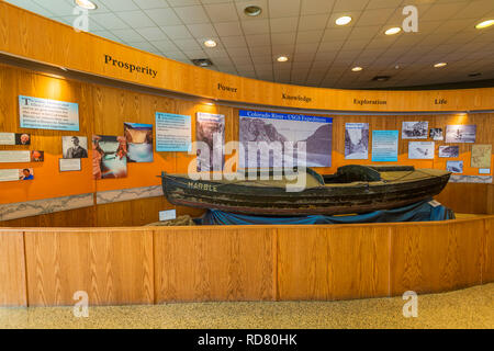 Befundtexte anzuzeigen, Carl Hayden Visitor Center am Glen Canyon Dam, Glen Canyon National Recreation Area, Page, Arizona, USA Stockfoto