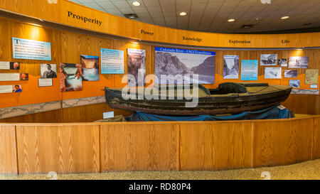 Befundtexte anzuzeigen, Carl Hayden Visitor Center am Glen Canyon Dam, Glen Canyon National Recreation Area, Page, Arizona, USA Stockfoto