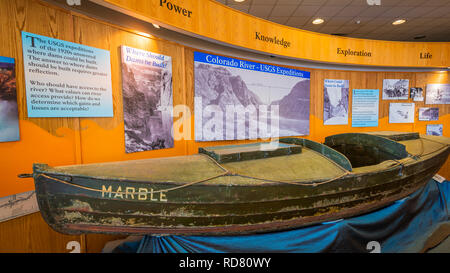 Befundtexte anzuzeigen, Carl Hayden Visitor Center am Glen Canyon Dam, Glen Canyon National Recreation Area, Page, Arizona, USA Stockfoto