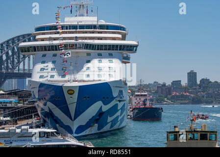 Sydney Australien, Jan 12, 2019: Princess Cruises' neuestes Schiff, majestätischen Prinzessin am internationalen Terminal, Circular Quay, Sydney Hafen. Stockfoto