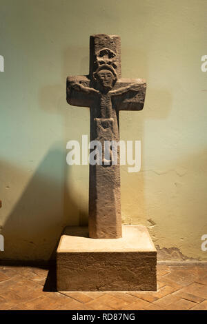 Mittelalterliche Kreuz in der Kirche St. Martin, Cwmyoy, in der Nähe von Abergavenny, Monmouithshire, Wales, Großbritannien Stockfoto