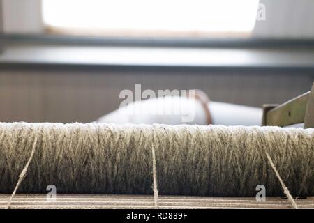 Thread aus reiner Wolle hergestellt werden, nachhaltig produzierten Wolle Produkte von Machir, gleichen Speicherort wie Verschachtelung Zwergseeschwalben Stockfoto