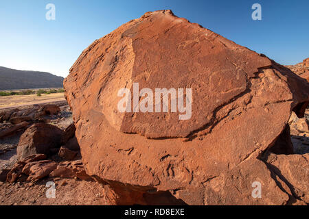 Zebras, Kudus Felszeichnungen bei Twyfelfontein alte Felsgravuren Website - Damaraland - Kunene Region, Namibia, Afrika Stockfoto