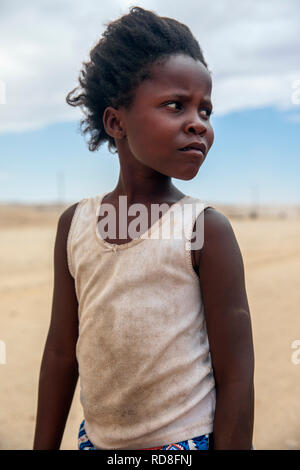 Porträt eines schönen jungen Mädchens - Damaraland Damaraland, Namibia, Afrika Stockfoto