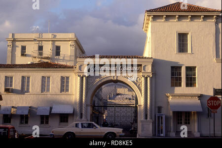 Vordere Tor der Paramount Studios in Hollywood circa 1970 s Stockfoto