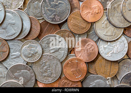 Nahaufnahme einer 1 Cent, 10 Cent und ein Viertel Münzen Stockfoto