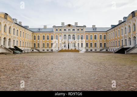 Rundales Palace Eingang, Lettland Stockfoto