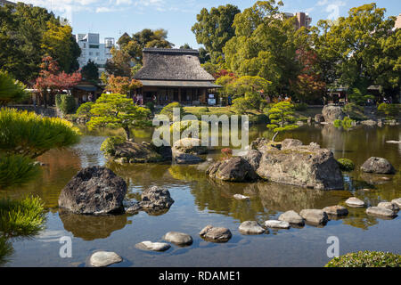 Kumamoto, Japan - 11 November, 2018: suizenji Garten Suizenji Jōjuen, ist ein geräumiges japanischem Landschaftsgarten in Kumamoto. Stockfoto