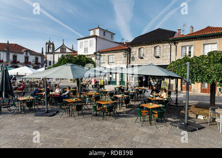 Historischen Zentrum Platz der schönen Caminha mit Cafe. Stockfoto