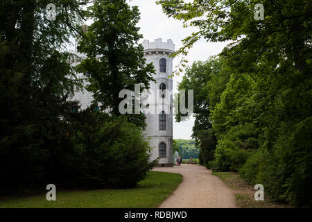 Berlin/Deutschland - Mai 2015: Das Schloss auf der Pfaueninsel in der See von Wannsee, Berlin. Stockfoto