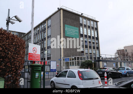 Einen allgemeinen Überblick über Coombe Frauen und Kleinkindern University Hospital in Dublin, wo eine Frau eine Abtreibung verweigert wurde, das irische Parlament ist erklärt worden. Stockfoto