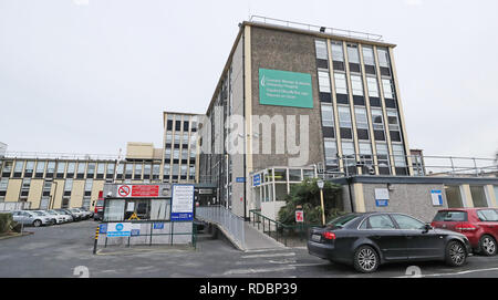 Einen allgemeinen Überblick über Coombe Frauen und Kleinkindern University Hospital in Dublin, wo eine Frau eine Abtreibung verweigert wurde, das irische Parlament ist erklärt worden. Stockfoto