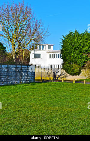 Art déco-Stil der privaten Haus in eigenen Gründen und mit Blick auf das Meer in Penarth, Cardiff, Wales. Stockfoto