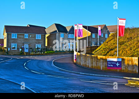 Neue Häuser im Bau bei Taylor Wimpey Standort in der Nähe von Coity, Bridgend, Wales Stockfoto