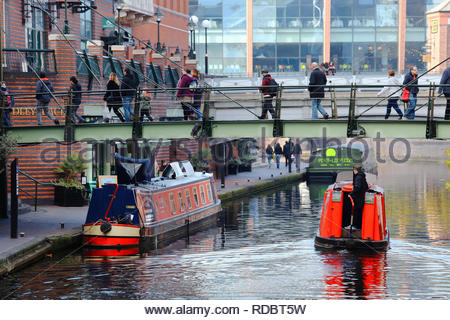 Blick auf den Kanal, in der Innenstadt von Birmingham, England Stockfoto