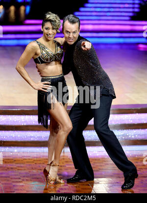 Graeme Swann und Karen Clifton posieren für die Fotografen bei einem Fotoshooting vor der Eröffnung der Nacht der streng Come Dancing Tour 2019 an der Arena Birmingham, Birmingham. Bild Datum: Donnerstag, 17. Januar 2019. Photo Credit: Aaron Chown/PA-Kabel Stockfoto