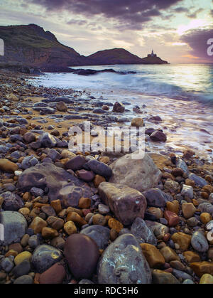 Am nächsten Morgen einen frühen Blick auf Mumbles Kopf in die Bucht von Swansea, Wales. Stockfoto