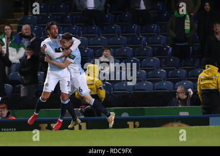 BLACKBURN, 15. Januar 2019. Blackburn Rovers "darragh Lenihan feiert mit Danny Graham nach ihrem zweiten Ziel zählen während der FA Cup dritte Runde replay zwischen Blackburn Rovers und Newcastle United im Ewood Park, Blackburn am Dienstag, den 15. Januar 2019. (Foto: Mark Fletcher | MI Nachrichten & Sport | Alamy) Stockfoto